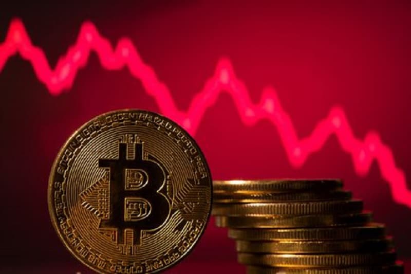 Bitcoin Price Drops to Two-Week Low, Reaches $113,600