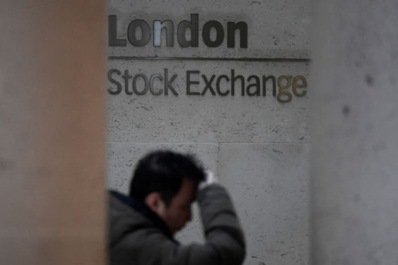 FTSE 100 today: Stocks drop, pound slides to $1.30; BP and AB Foods in focus