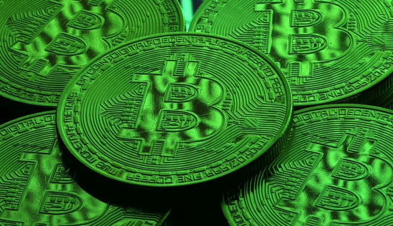 Bitcoin fell below $67,000 after hawkish Fed minutes