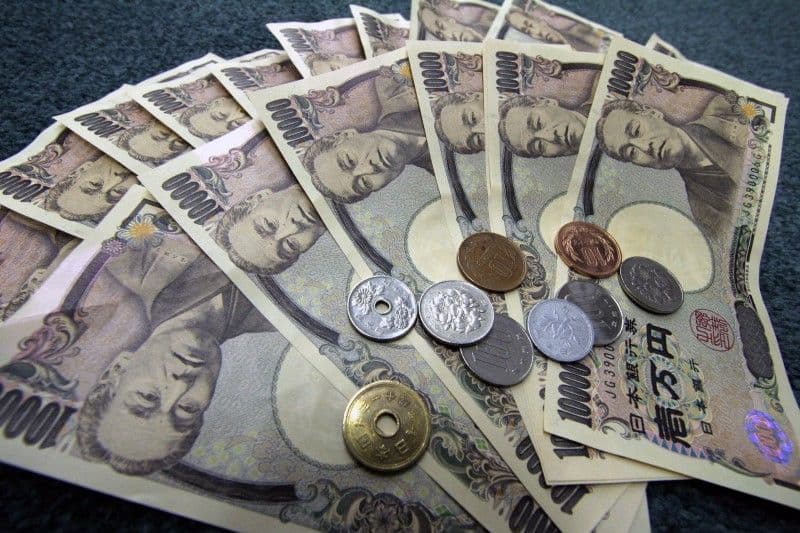 Asia FX muted amid US-China trade tensions; yen slips on Japan political turmoil