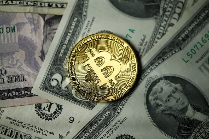Amid the sale, Vitalik Buterin sold 2961.5 ETH for $6.6 million