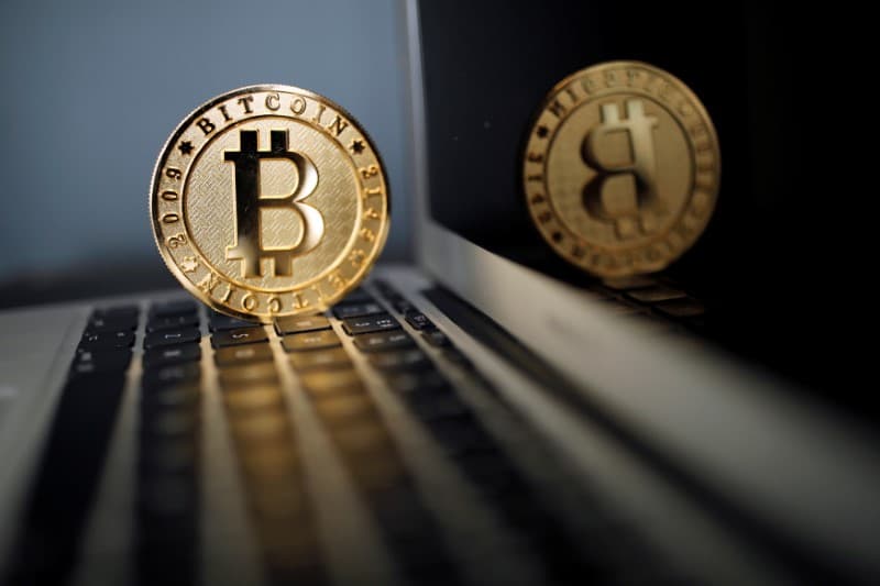 Bitcoin climbs above $75,000 amid easing geopolitical risks
