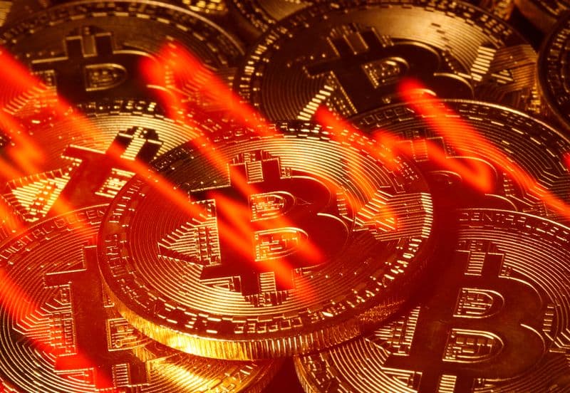 Ethereum cryptocurrency fell 10% in a bearish trade with a pullback