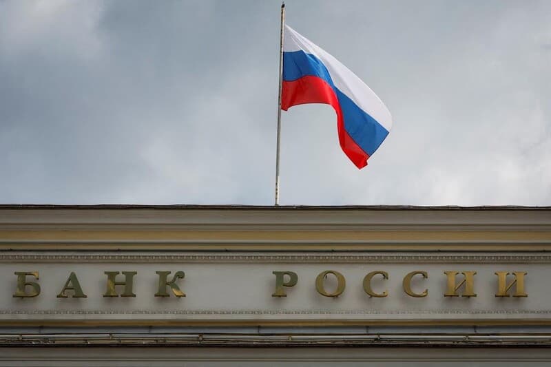 ЦБ РФ снизит ставку на фоне спада экономики и войны в Иране
