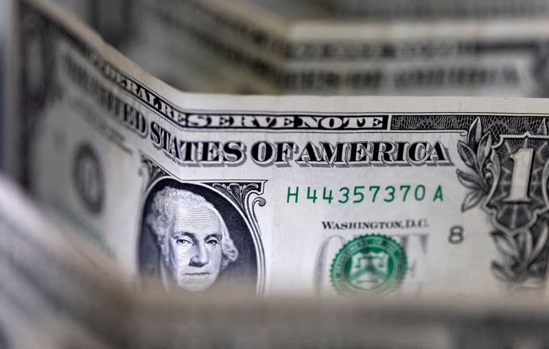 США приостановили поставку наличных долларов в Ирак
